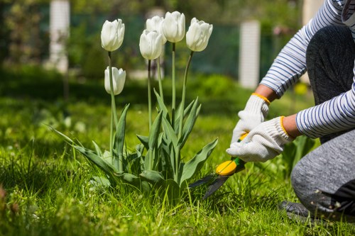 Transparent Gardeners Lampton pricing for local garden services
